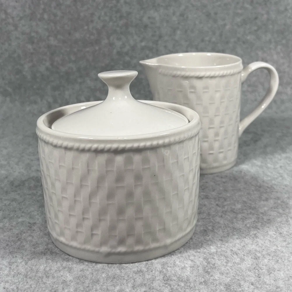 Oneida Basket Weave Wicker White Creamer & Sugar Bowl Set with Lid Stoneware‎